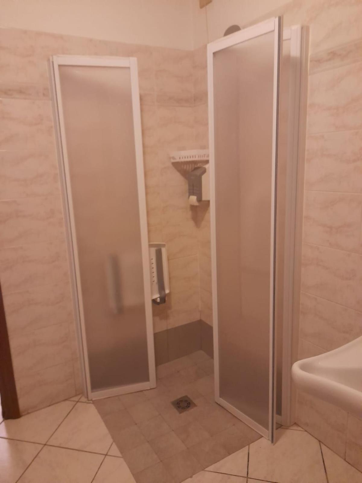 Hotel Residence La Fontana Марьяно-Коменсе Экстерьер фото