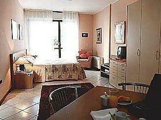 Hotel Residence La Fontana Марьяно-Коменсе Экстерьер фото